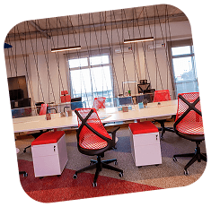 Mesas e cadeiras para reuniões